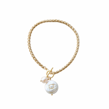 Load image into Gallery viewer, Rope Chain Pearl Bracelet
