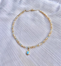 Load image into Gallery viewer, Shell &amp; Opal Choker
